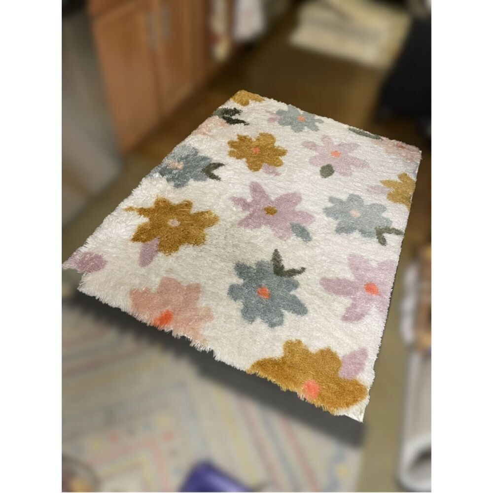 Pillowfort 60’s Vibe Kid’s Floral Shag Accent Rug (48”x 66”)